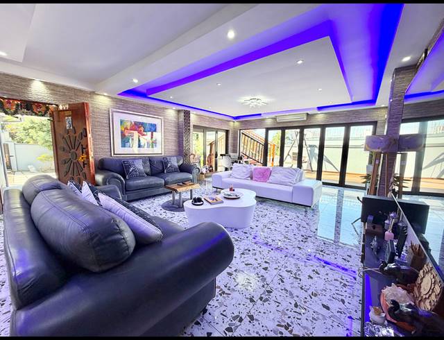 4 BEDROOM HOUSE TO LET IN BALLITO CENTRAL